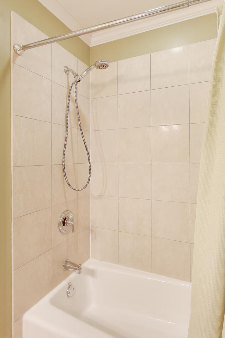 1425 West Victoria Street, Unit 3 Chicago, IL 60660 - Photo 14 of 25