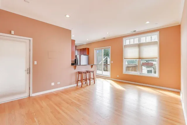 $545,000 | 1425 West Victoria Street, Unit 3, Chicago, IL 60660