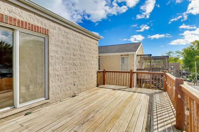 $545,000 | 1425 West Victoria Street, Unit 3, Chicago, IL 60660