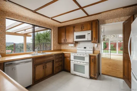 $1,745,000 | 2712 Mateo Place, Carlsbad, CA 92009