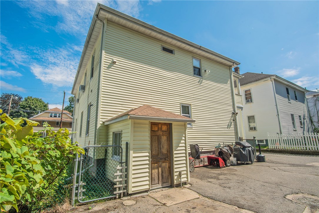 601 Providence Street Woonsocket, RI 02895 - Photo 8 of 48