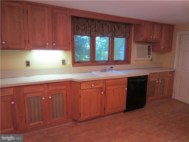 406 Wynmere Road Wynnewood, PA 19096 - Photo 8 of 14 Kitchen