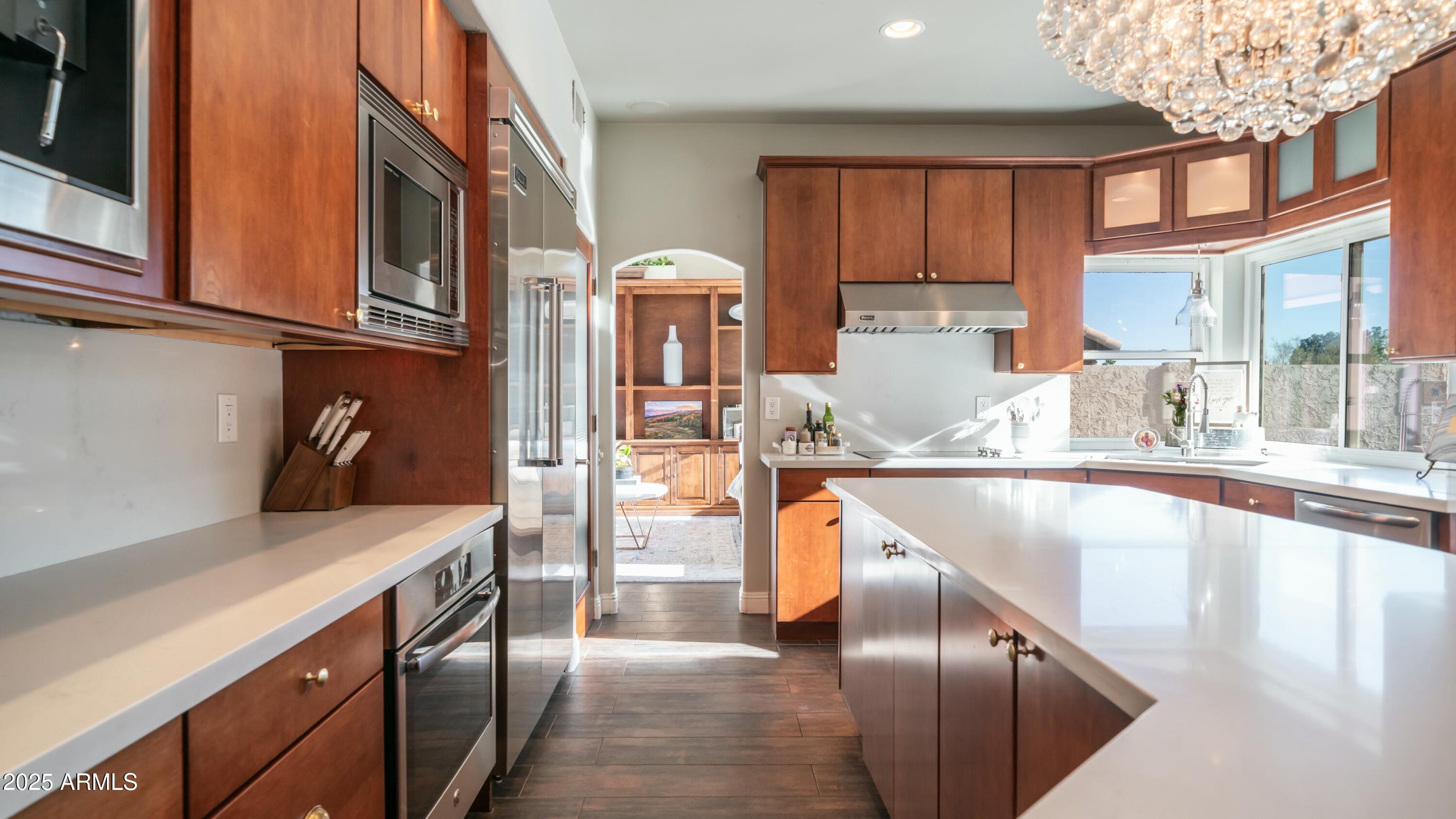 14052 South 24th Way Phoenix, AZ 85048 - Photo 14 of 70 Oversized Custom Island