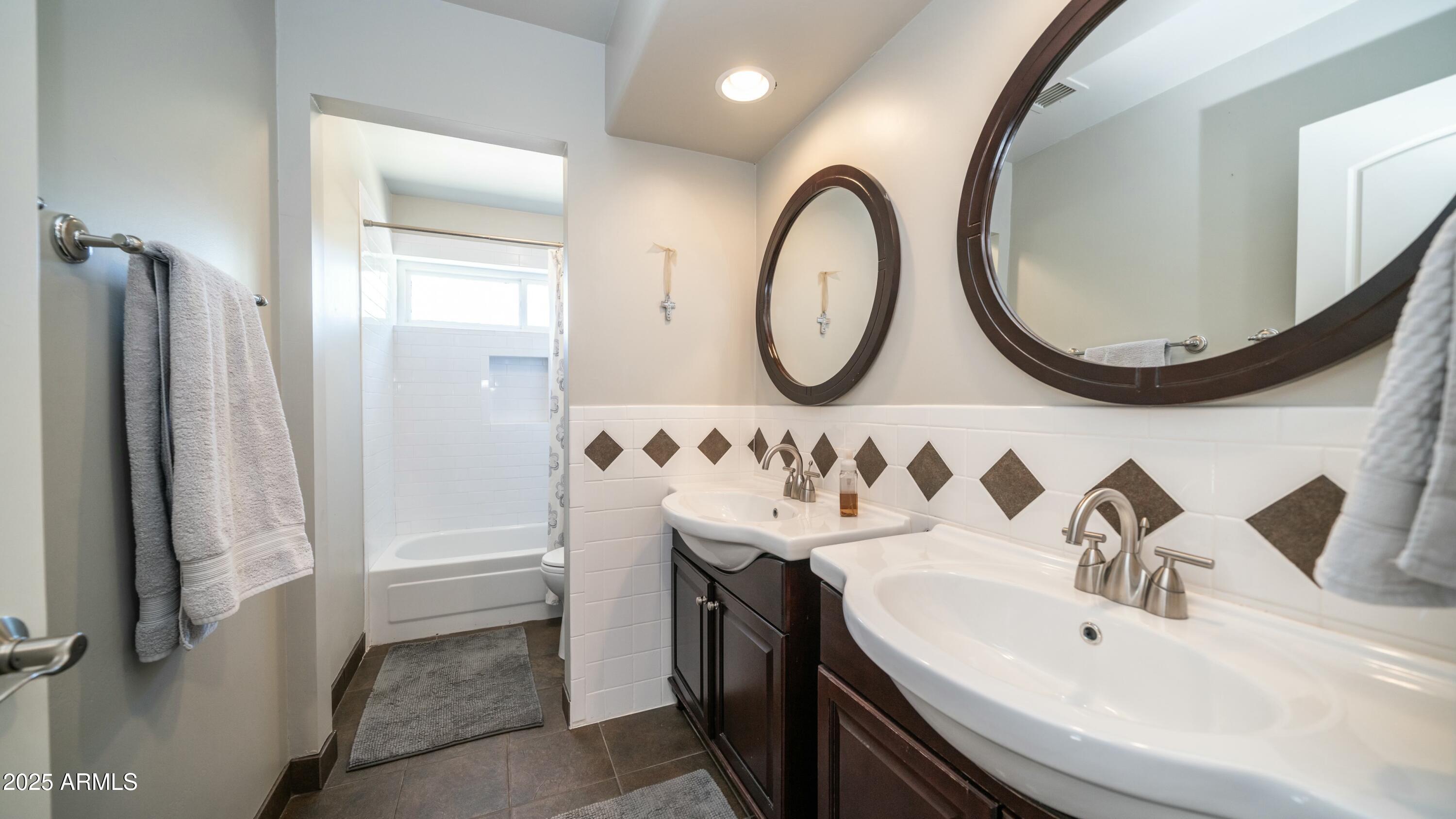 14052 South 24th Way Phoenix, AZ 85048 - Photo 37 of 70 Upstairs Bathroom