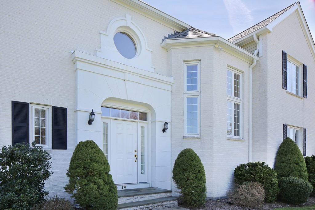 80 Thoreau Road Canton, MA 02021 - Photo 3 of 30 Gallery Image 3