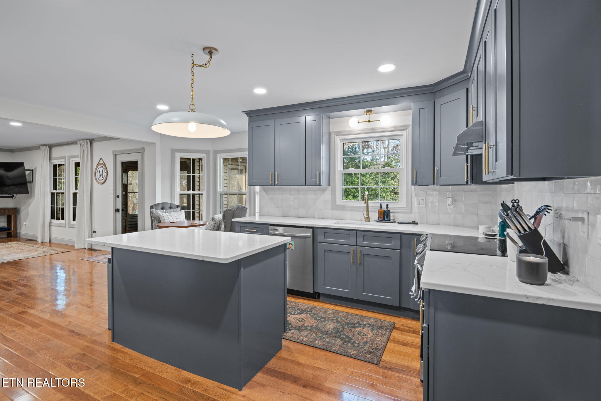 1100 Bob Kirby Road Knoxville, TN 37923 - Photo 11 of 38 45-web-or-mls-100 Bob Kirby-6674