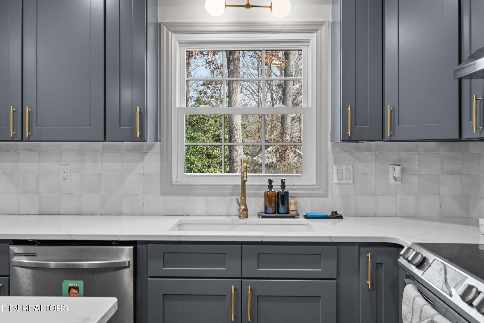 1100 Bob Kirby Road Knoxville, TN 37923 - Photo 12 of 38 46-web-or-mls-100 Bob Kirby-6680