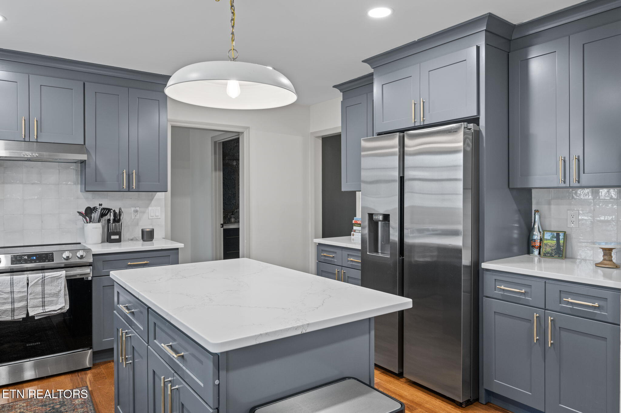 1100 Bob Kirby Road Knoxville, TN 37923 - Photo 7 of 38 41-web-or-mls-100 Bob Kirby-6654