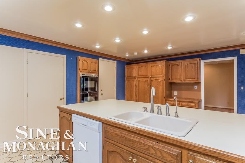21 Hawthorne Road Grosse Pointe Shores, MI 48236 - Photo 20 of 80