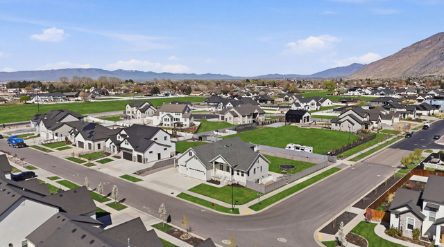 572 West 500th Street North Mapleton, UT 84664 - Photo 45 of 46 Aerial view of residential area with mountains