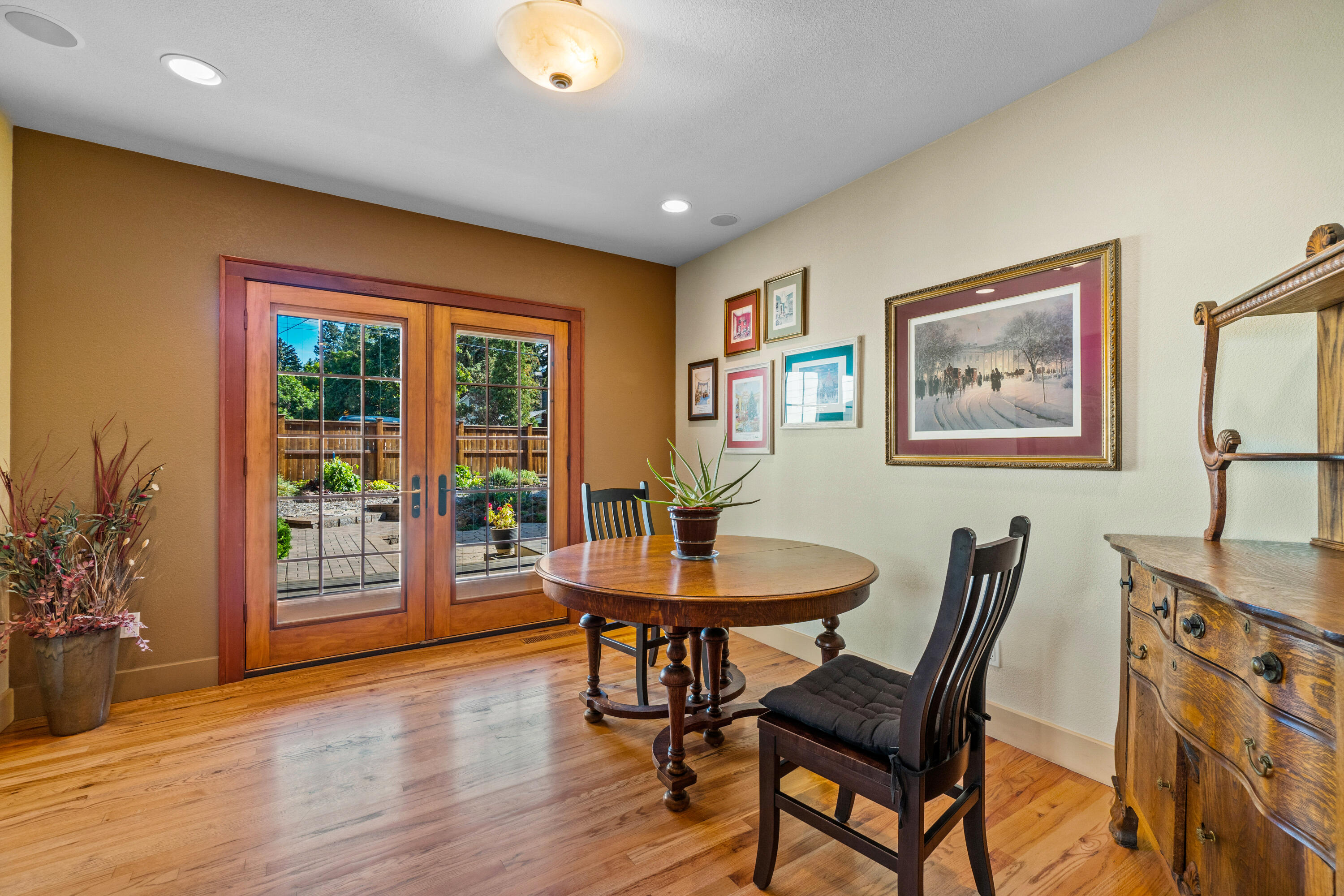 720 Northwest Riverside Boulevard Bend, OR 97703 - Photo 31 of 65 64