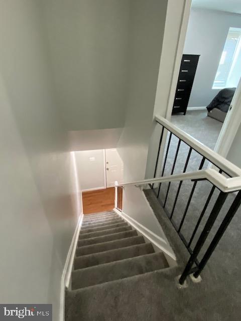 7020 Palamar Turn Lanham, MD 20706 - Photo 21 of 27 Stairway to main level