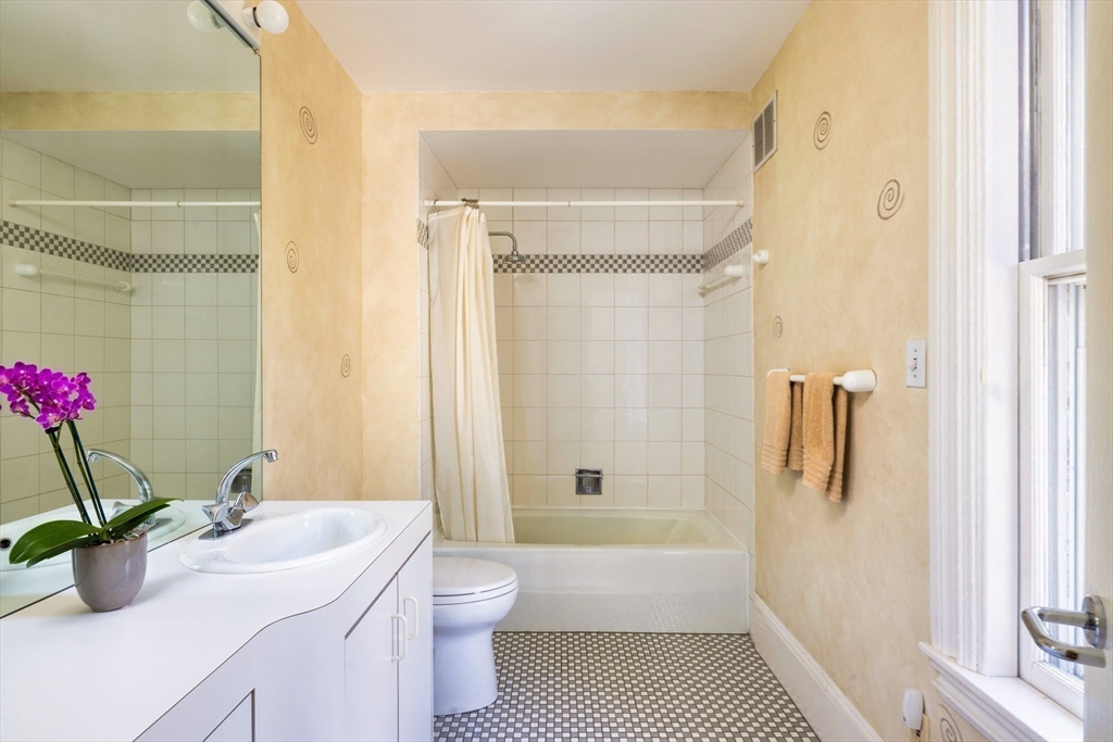 9 Laurel Street Newton, MA 02459 - Photo 16 of 20