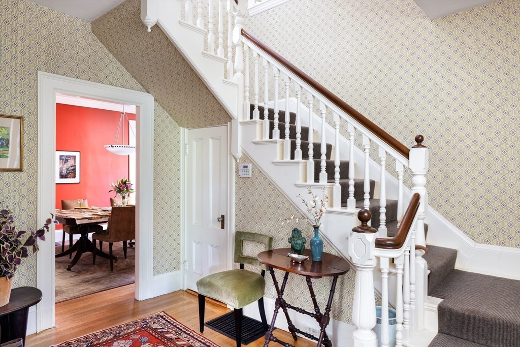 9 Laurel Street Newton, MA 02459 - Photo 7 of 20