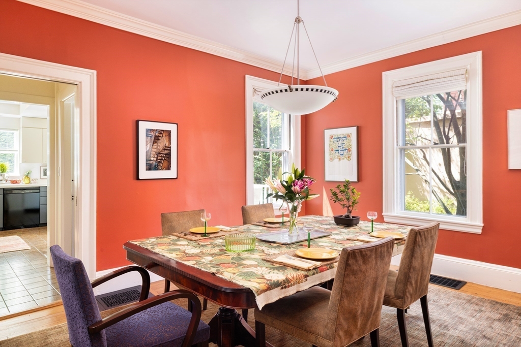 9 Laurel Street Newton, MA 02459 - Photo 8 of 20