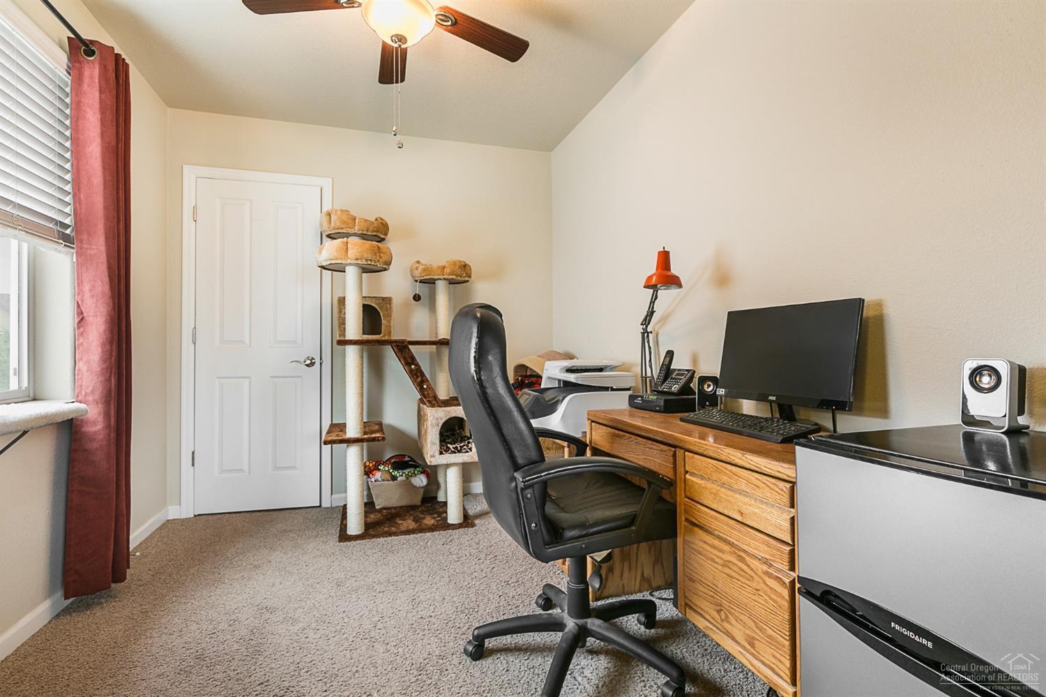 2903 Southwest 50th Street Redmond, OR 97756 - Photo 13 of 24 Office nook attached to master