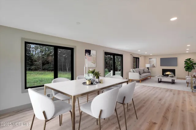 a view of empty room with ceiling fan