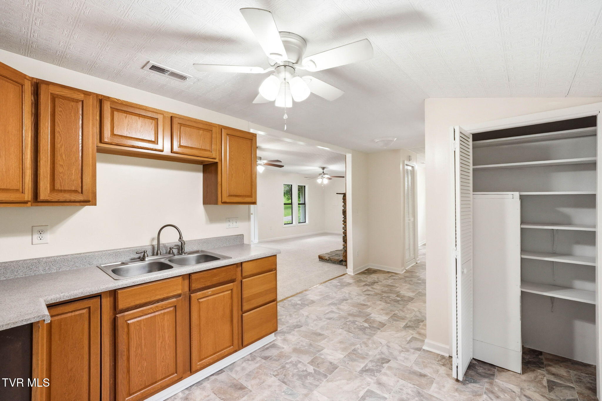 737 Lower Stone Mountain Road Unicoi, TN 37692 - Photo 7 of 34 4-web-or-mls-737 Lower Stone Mtn-12