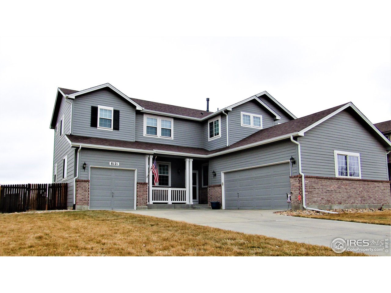 a house view with a outdoor space