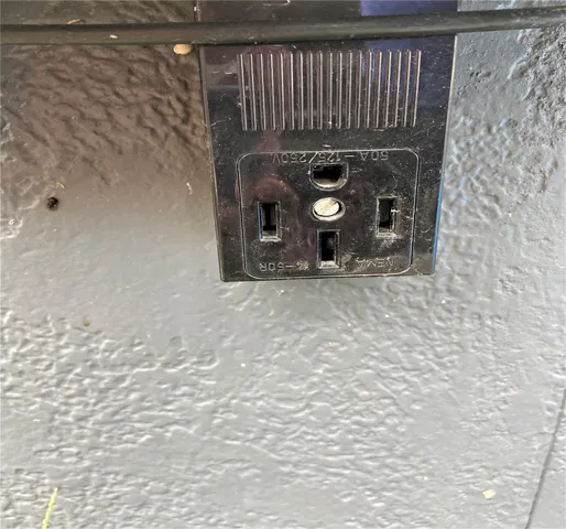 a view of livingroom with furniture