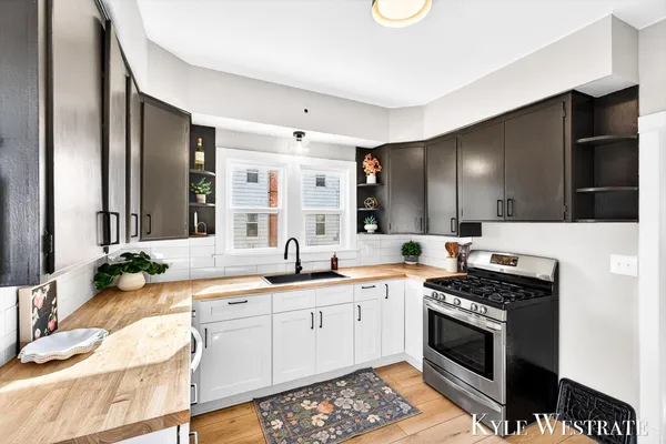 $219,900 | 225 West Marshall Street, Hastings, MI 49058