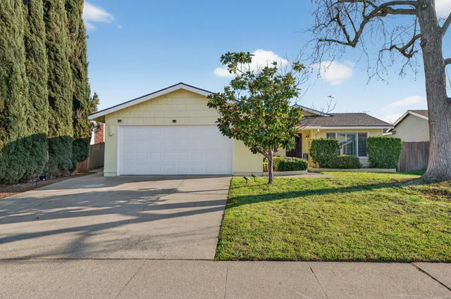 $399,900 | 3335 Zorina Way, Sacramento, CA 95826