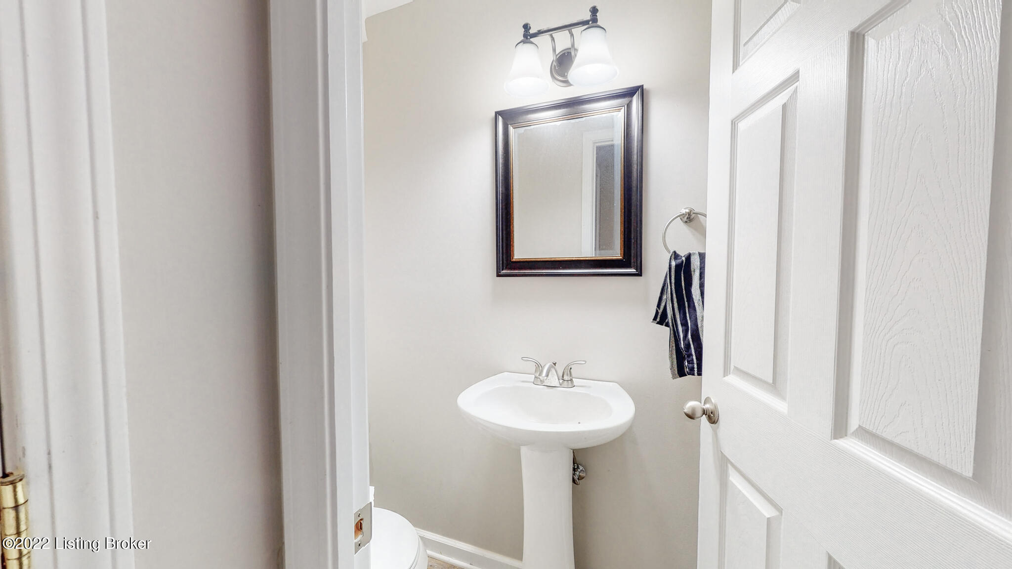 1804 Millgate Road Louisville, KY 40223 - Photo 26 of 27 1804 Millgate Rd Louisville KY 40223-10