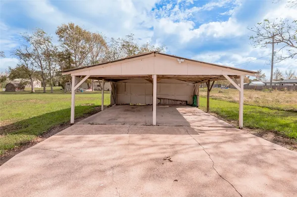 $1,400 | 246 Fm 405, Huntsville, TX 77320