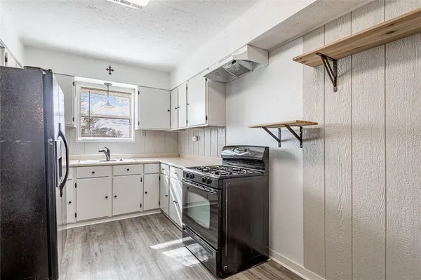 $1,400 | 246 Fm 405, Huntsville, TX 77320