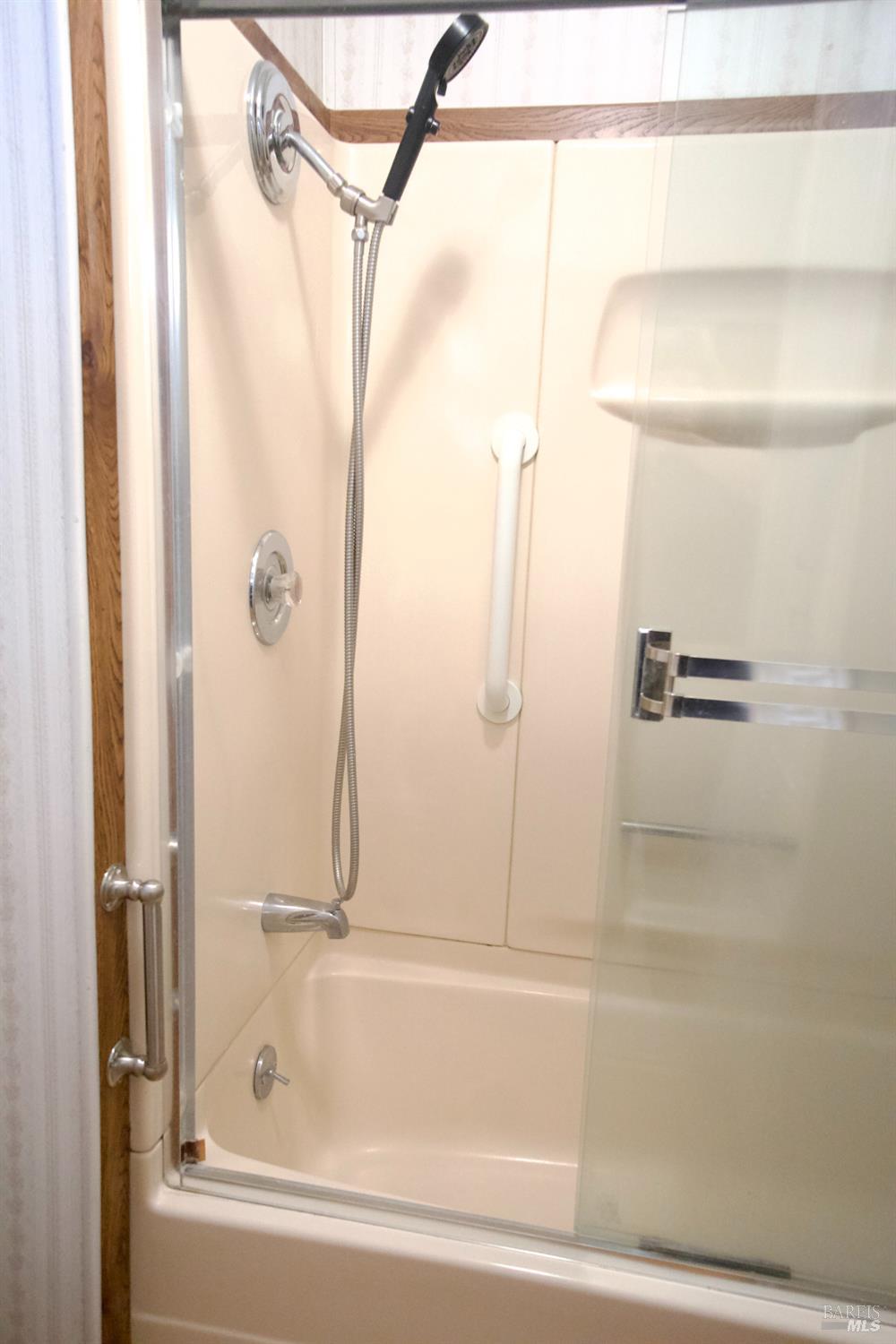 529 Colonial Park Drive Santa Rosa, CA 95403 - Photo 24 of 27 Shower over tub in main bath