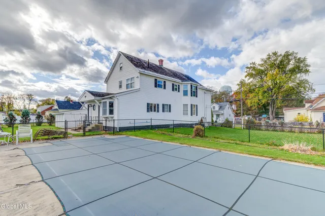 $375,000 | 32 Wedgewood Avenue, Rotterdam, NY 12303