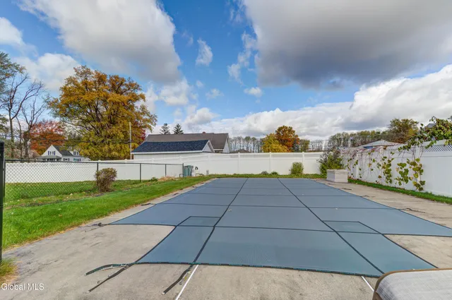 $375,000 | 32 Wedgewood Avenue, Rotterdam, NY 12303