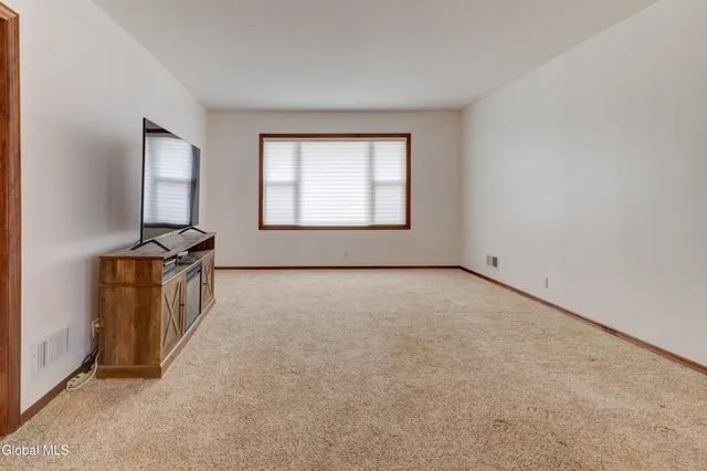 $375,000 | 32 Wedgewood Avenue, Rotterdam, NY 12303