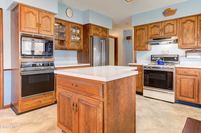 $375,000 | 32 Wedgewood Avenue, Rotterdam, NY 12303