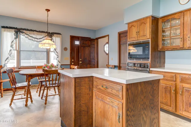 $375,000 | 32 Wedgewood Avenue, Rotterdam, NY 12303