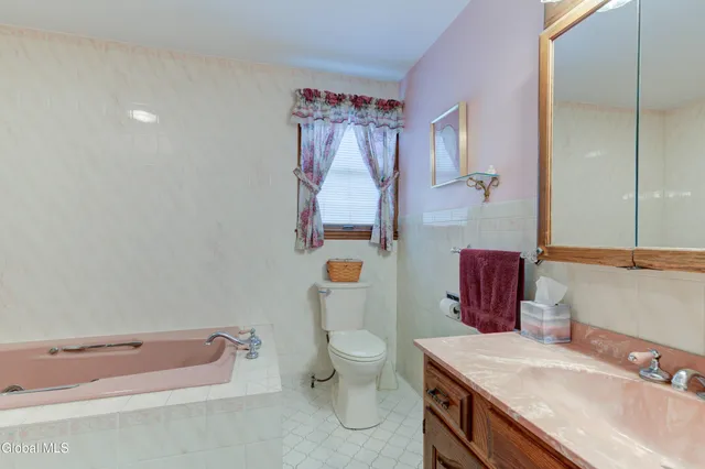 $375,000 | 32 Wedgewood Avenue, Rotterdam, NY 12303