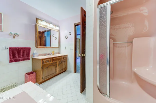 $375,000 | 32 Wedgewood Avenue, Rotterdam, NY 12303