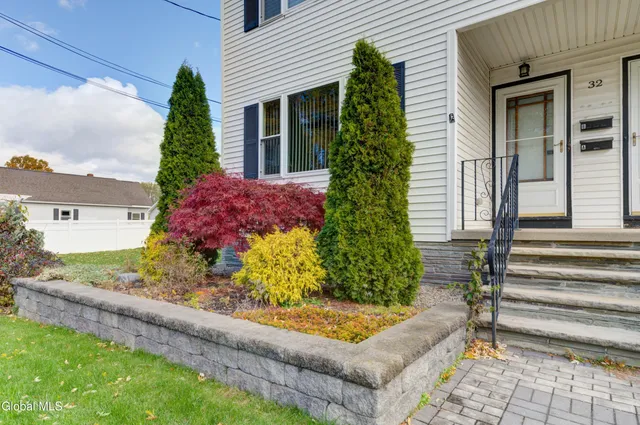 $375,000 | 32 Wedgewood Avenue, Rotterdam, NY 12303