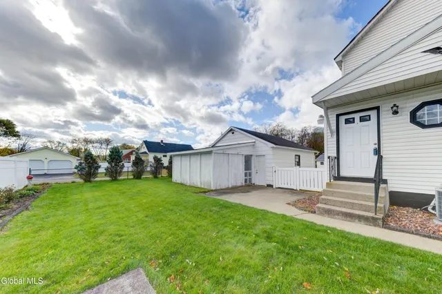 $375,000 | 32 Wedgewood Avenue, Rotterdam, NY 12303