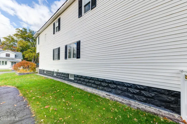 $375,000 | 32 Wedgewood Avenue, Rotterdam, NY 12303