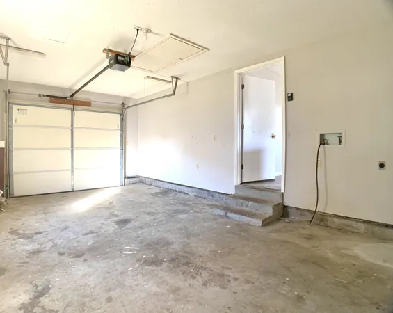 $1,395 | 102 Nuthatch Circle, Clarksville, TN 37042