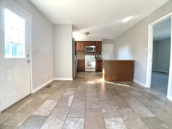 $1,395 | 102 Nuthatch Circle, Clarksville, TN 37042