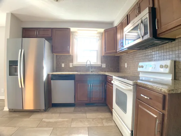 $1,395 | 102 Nuthatch Circle, Clarksville, TN 37042