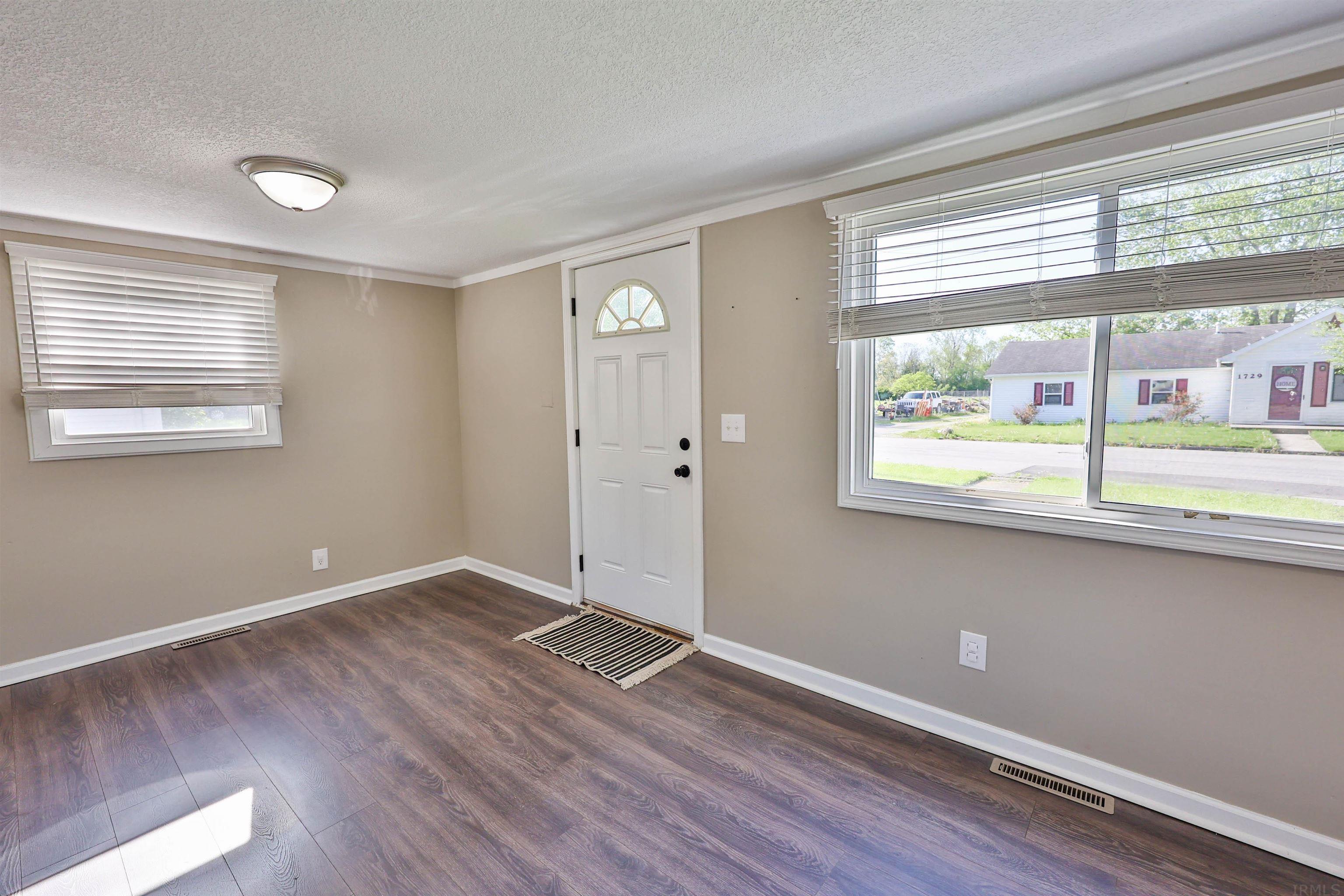 1728 Madison Street Decatur, IN 46733 - Photo 4 of 23