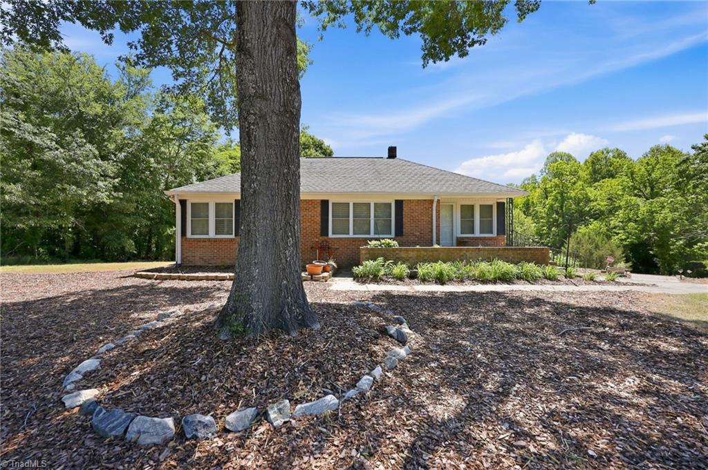 723 Haynes Road Thomasville, NC 27360 - Photo 3 of 47