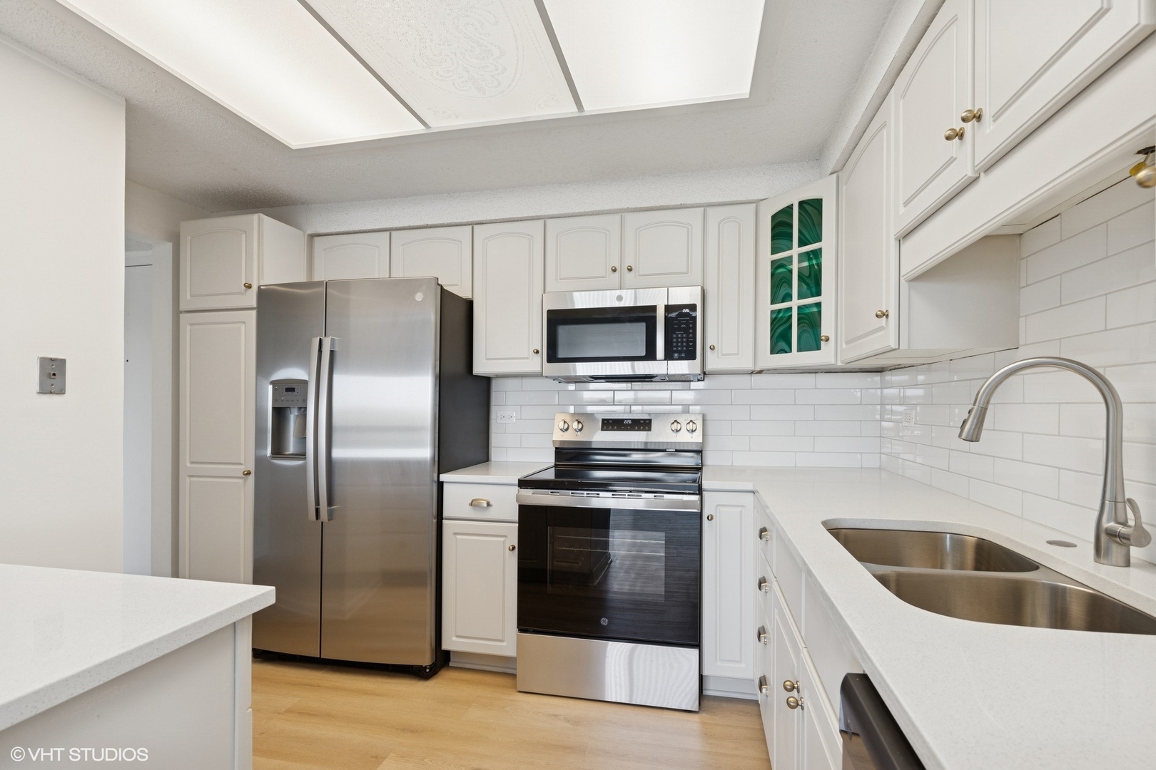 920 Vose Drive, Unit 605 Gurnee, IL 60031 - Photo 12 of 32 Gallery Image 12