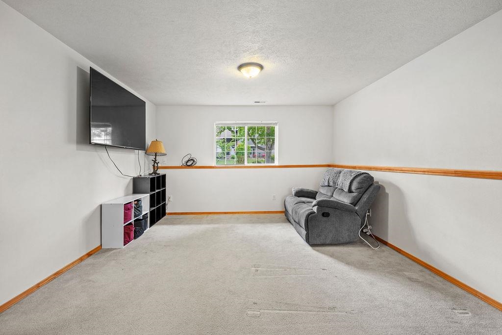 6831 North Cambridge Lane Spokane, WA 99208 - Photo 23 of 44