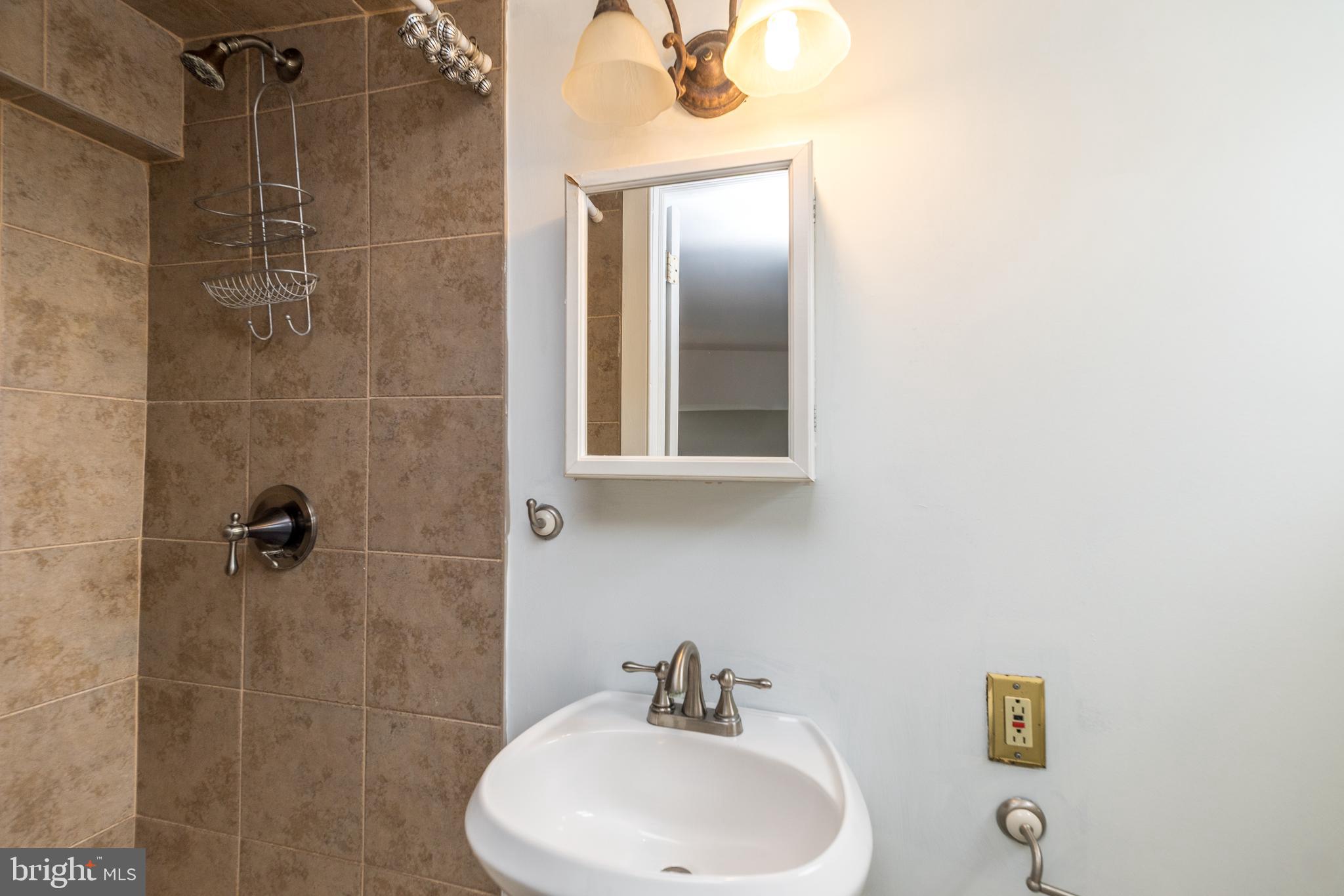1341 Durham Road New Hope, PA 18938 - Photo 60 of 75 Full Bath on 3rd Floor