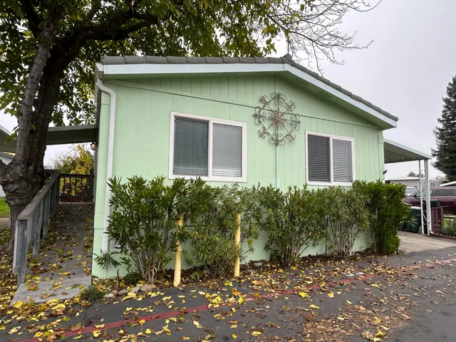 a front view of house with yard