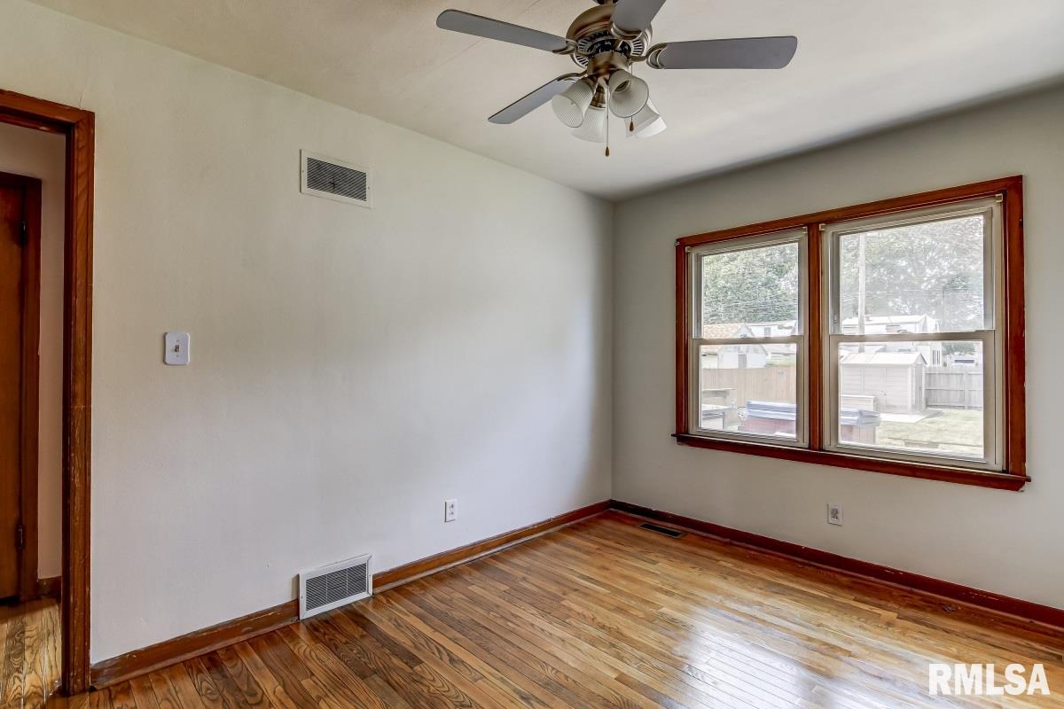 2025 North 21st Street Springfield, IL 62702 - Photo 20 of 36